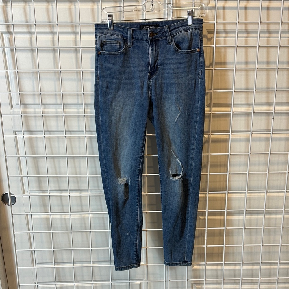 Judy Blue Classic Blue Distressed Jeans size 30